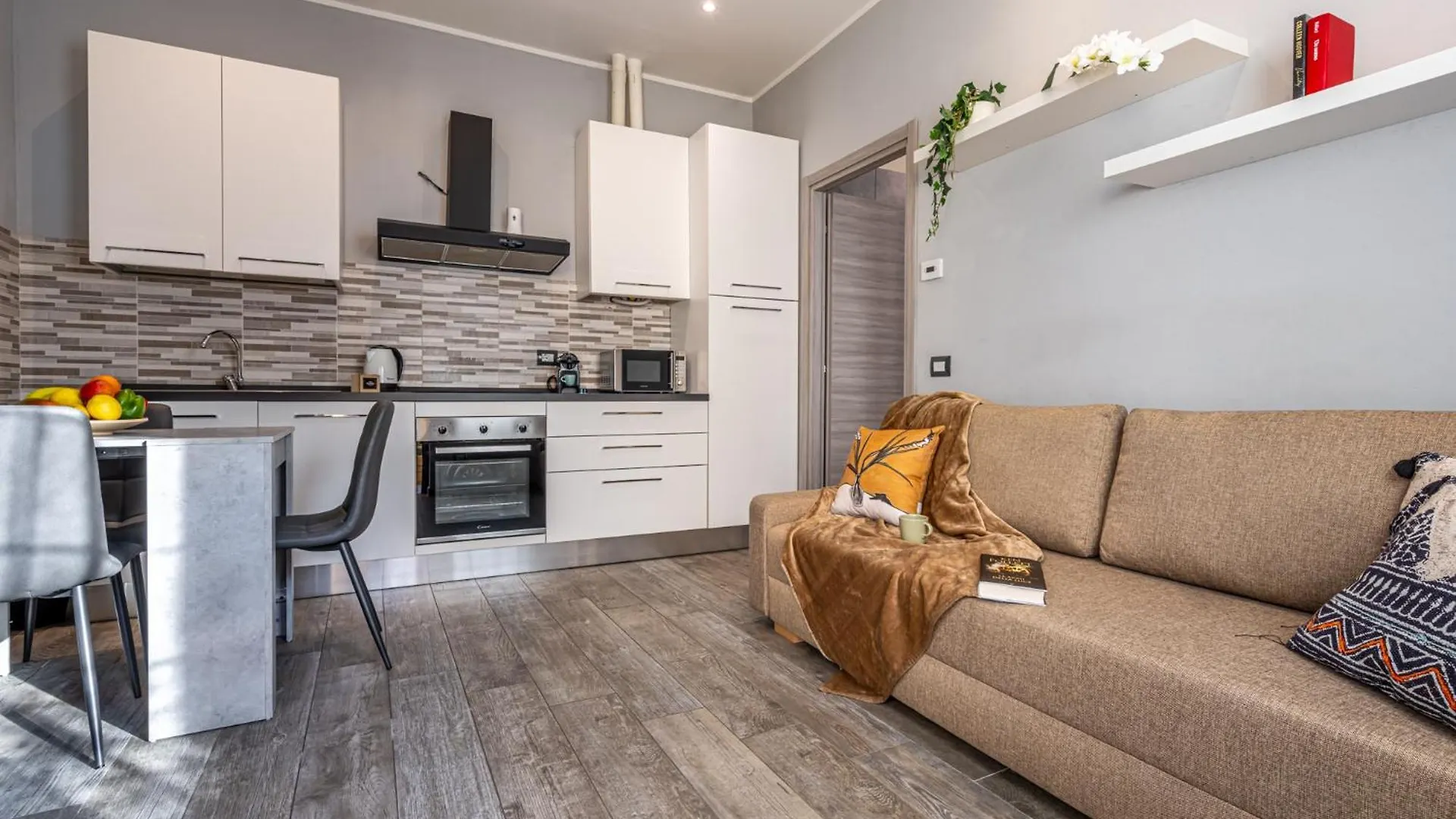 Santa Giulia Suite - 15Min Duomo-Linate Milan 0*,  Italy