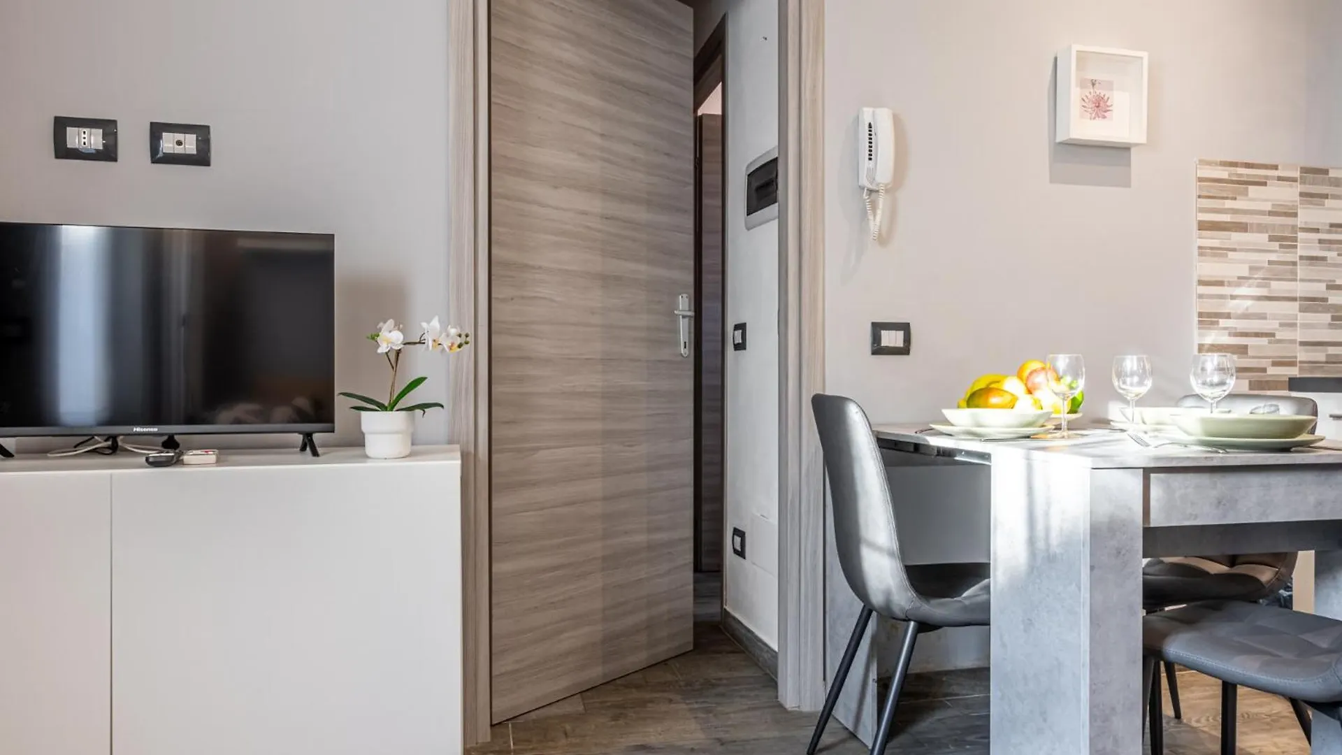 Santa Giulia Suite - 15Min Duomo-Linate Milan Apartment