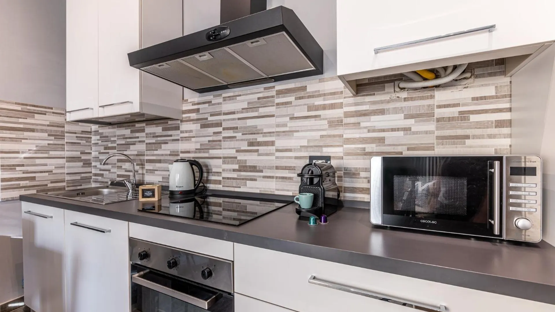 Apartment Santa Giulia Suite - 15Min Duomo-Linate Milan Italy