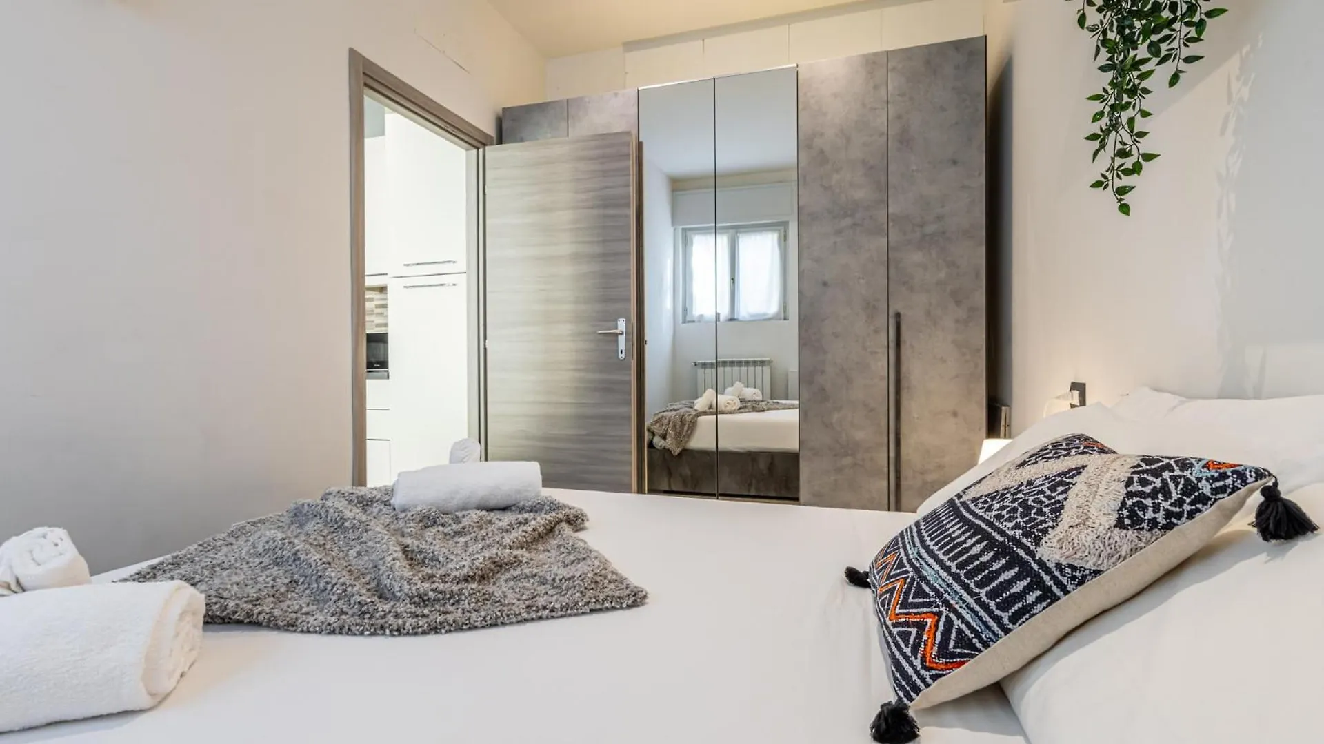 Apartment Santa Giulia Suite - 15Min Duomo-Linate Milan