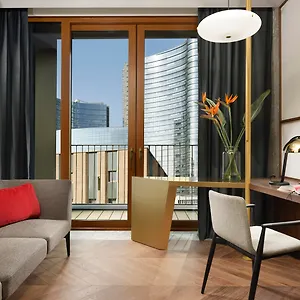 Verticale | Esperienze فندق